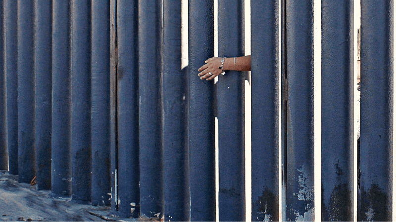 Cómo afecta la crisis fronteriza entre Estados Unidos y México a las escuelas
